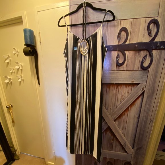 Dresses & Skirts - women gorgeous brand new dress